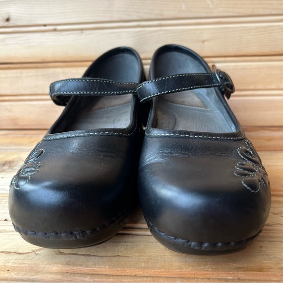 DANSKO Savanna Embossed Brown Leather
Mary Jane Clogs Sz 7 - Picture 2 of 13